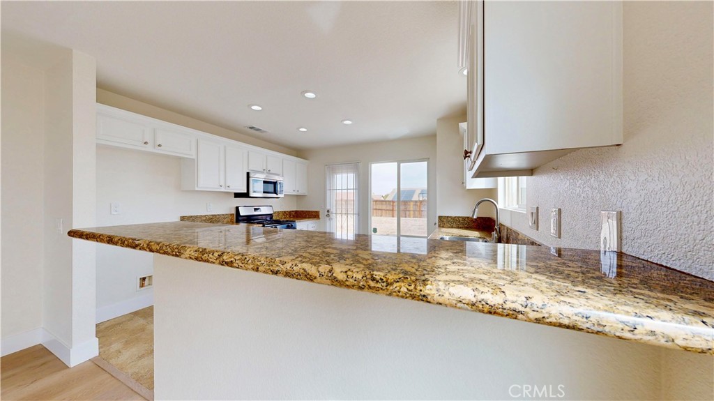 11850 Star Street Property Photo 10