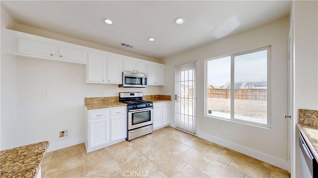 11850 Star Street Property Photo 14