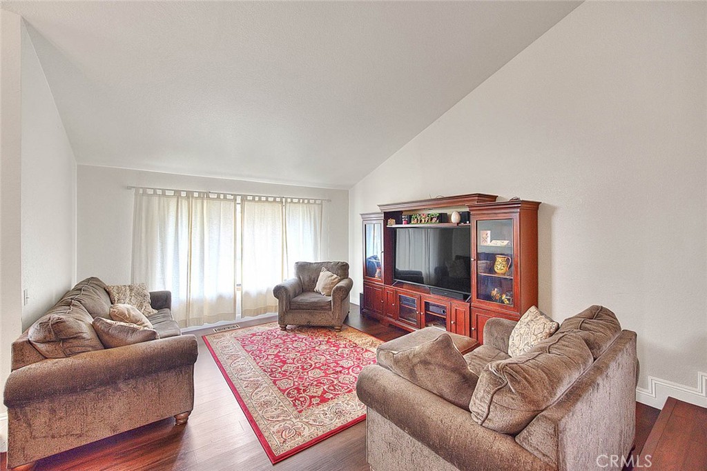 5573 N Stoddard Avenue Property Photo 5