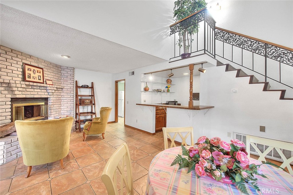 5573 N Stoddard Avenue Property Photo 10