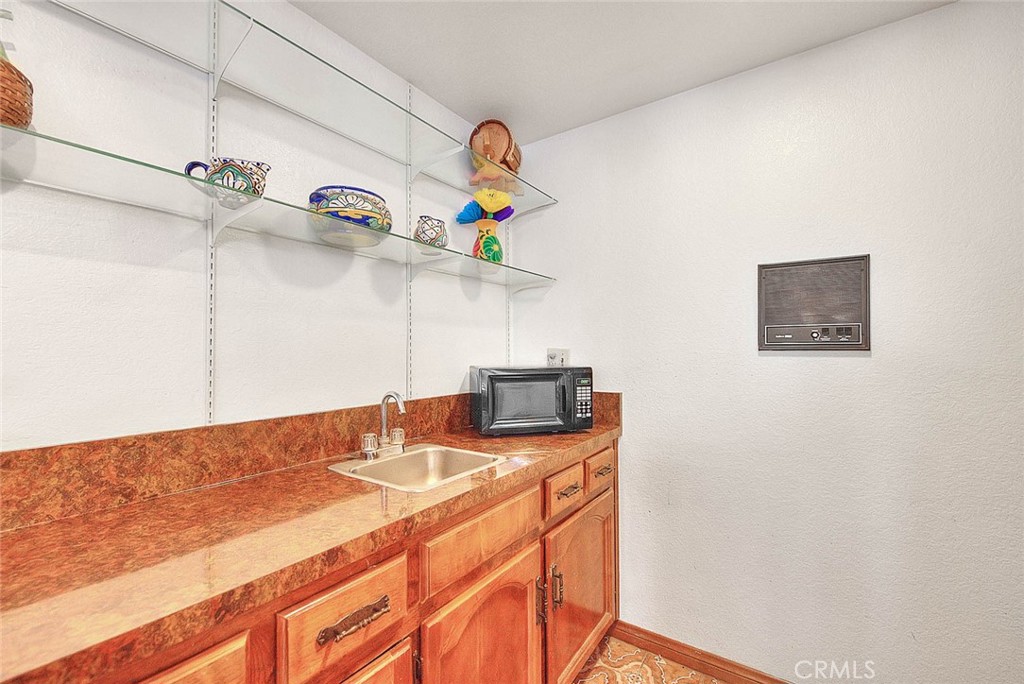 5573 N Stoddard Avenue Property Photo 15