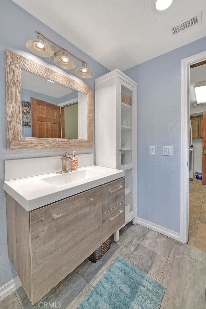 5573 N Stoddard Avenue Property Photo 20