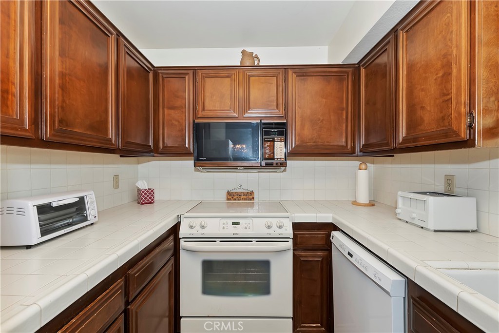 27721 Peninsula Drive #206 Property Photo 12