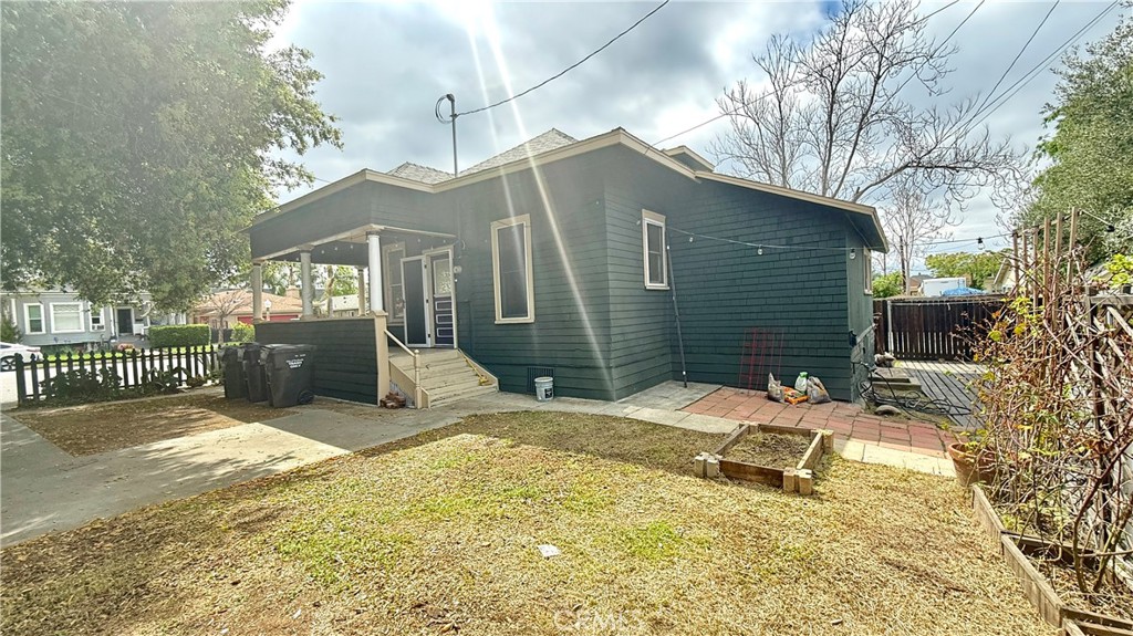 721 E State Street Property Photo 3