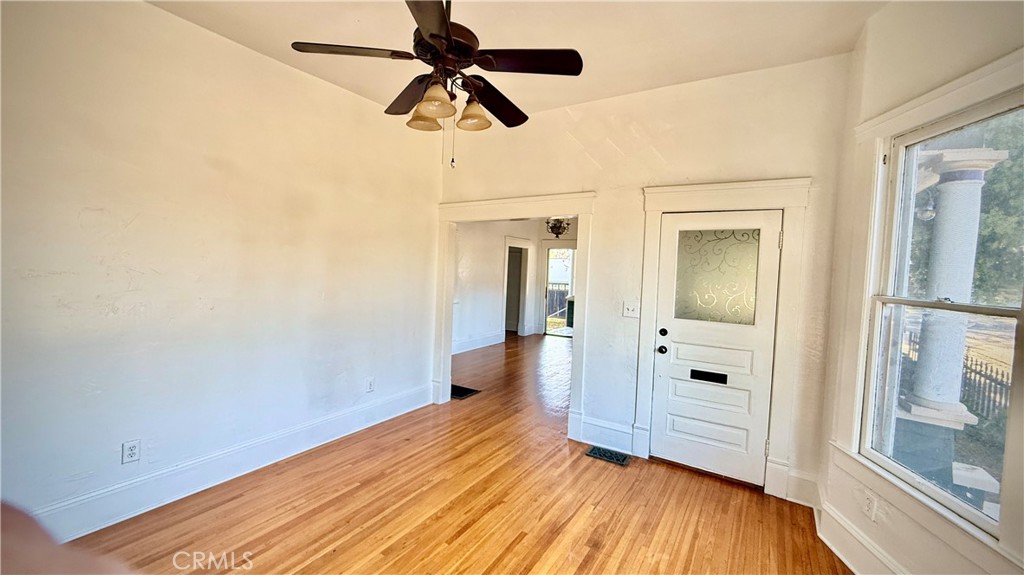 721 E State Street Property Photo 7