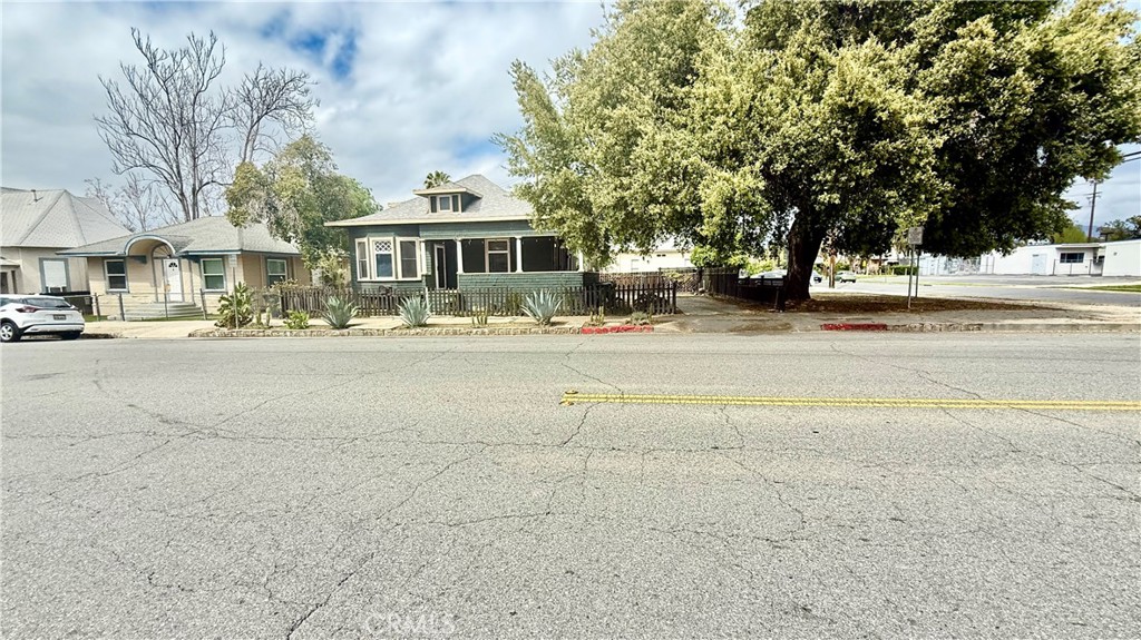 721 E State Street Property Photo 30