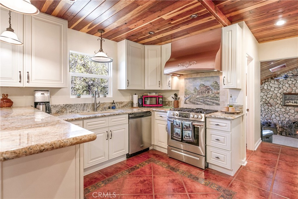 28916 North Shore Road Property Photo 3