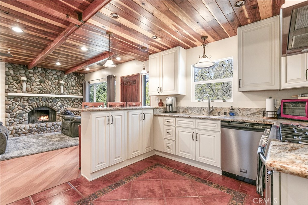 28916 North Shore Road Property Photo 4