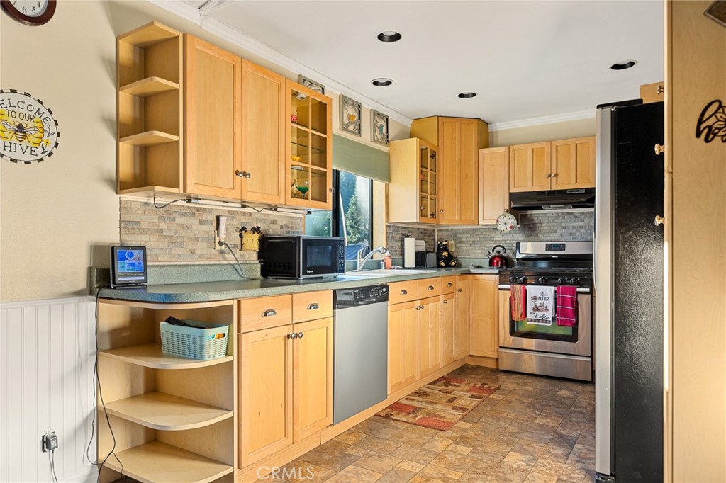 707 Virginia Court Property Photo 6