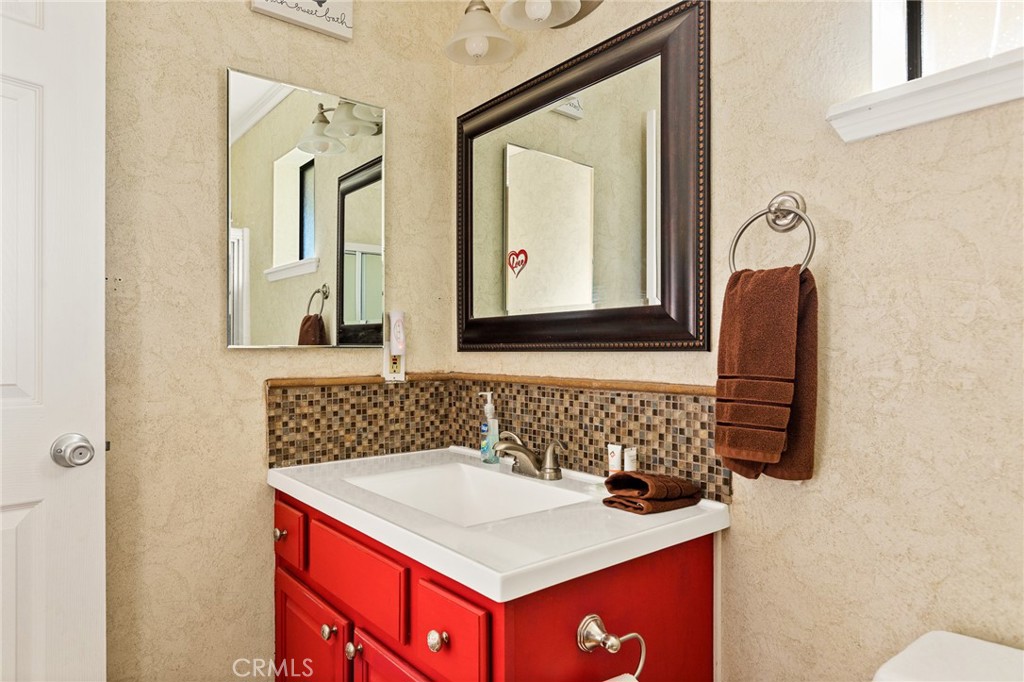 707 Virginia Court Property Photo 18