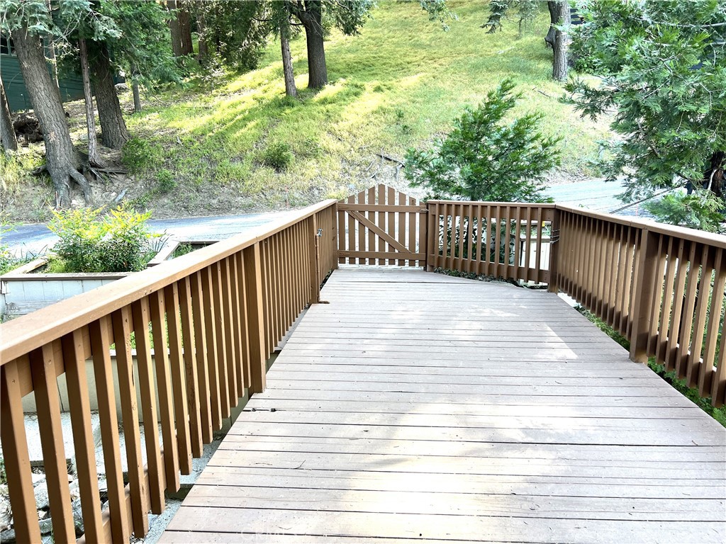 707 Virginia Court Property Photo 24