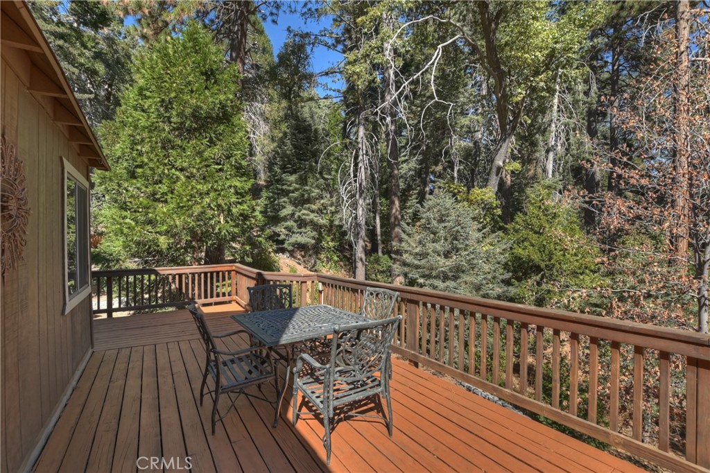 863 Oak Road Property Photo 3
