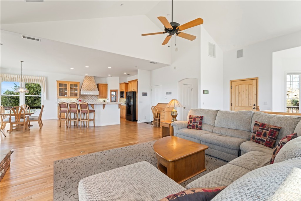 29083 Mammoth Drive Property Photo 4