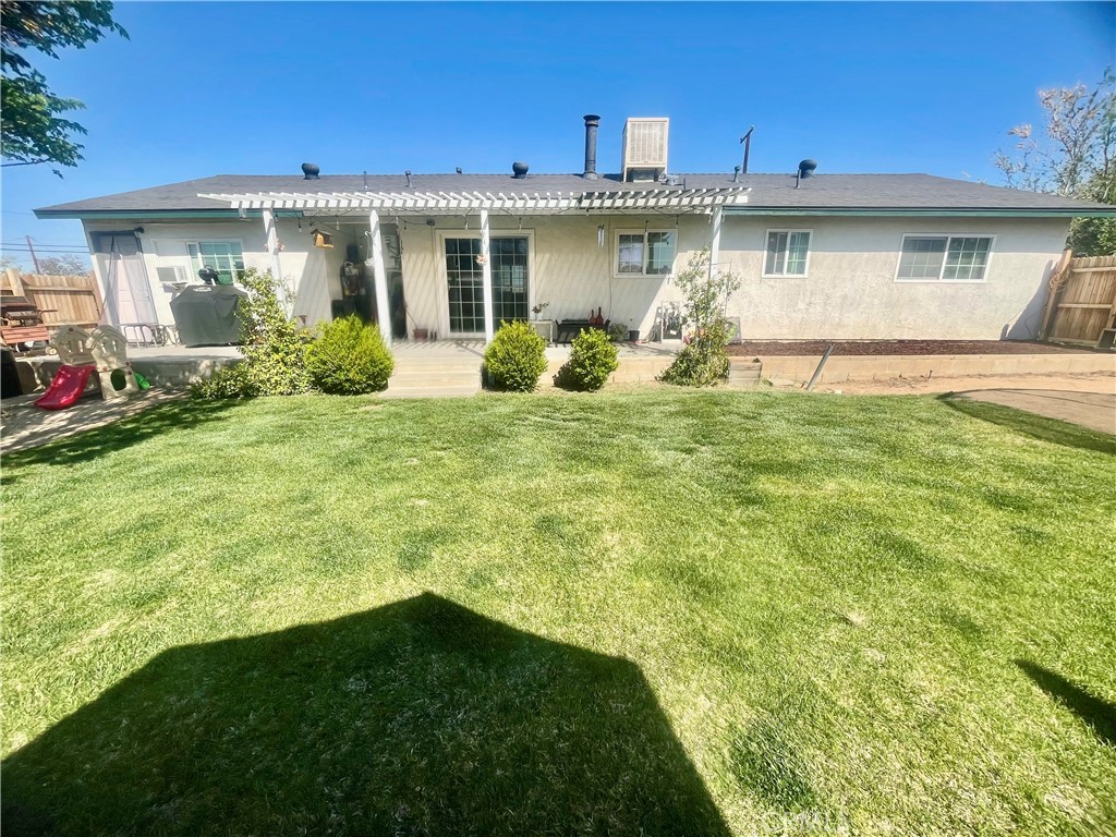 9372 Peach Avenue Property Photo 12