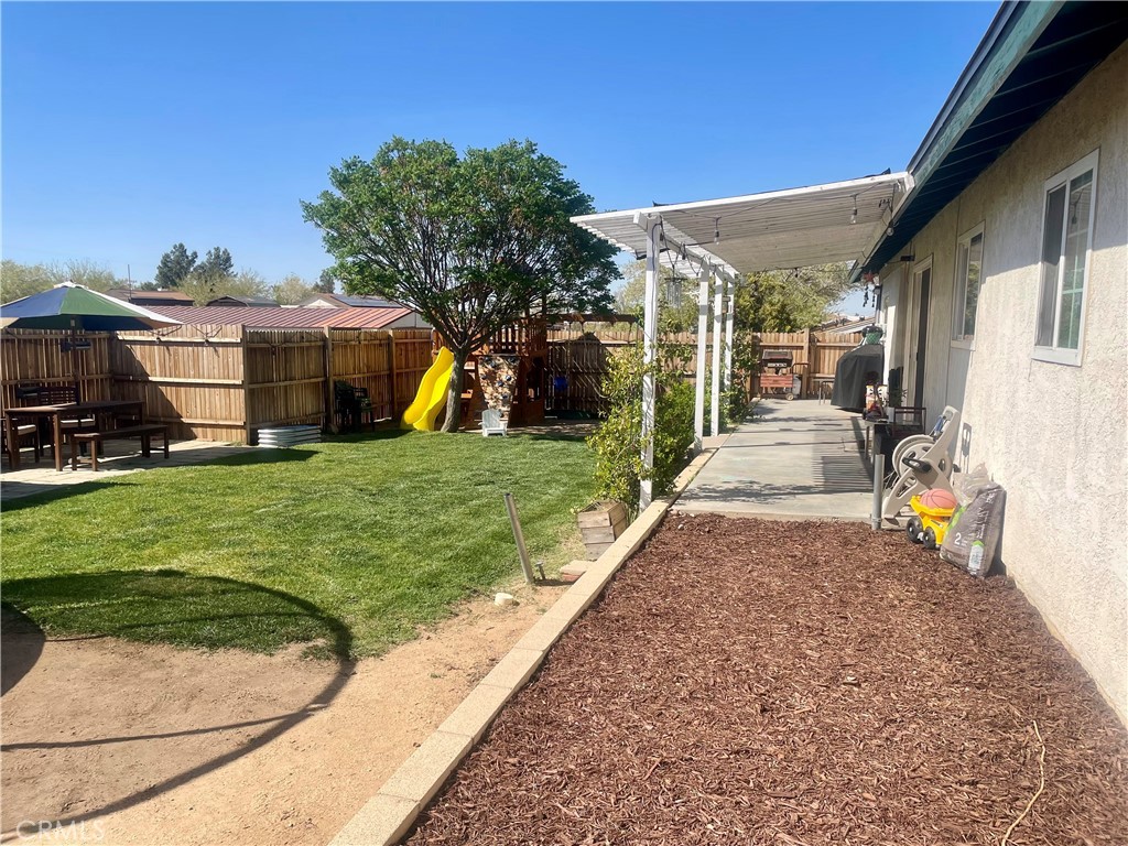 9372 Peach Avenue Property Photo 13