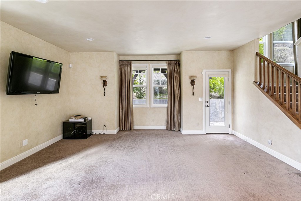 445 Clearwater Lane Property Photo 4