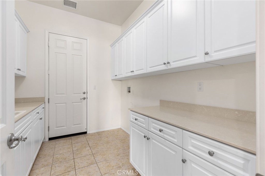 460 Whitney Peak Property Photo 24