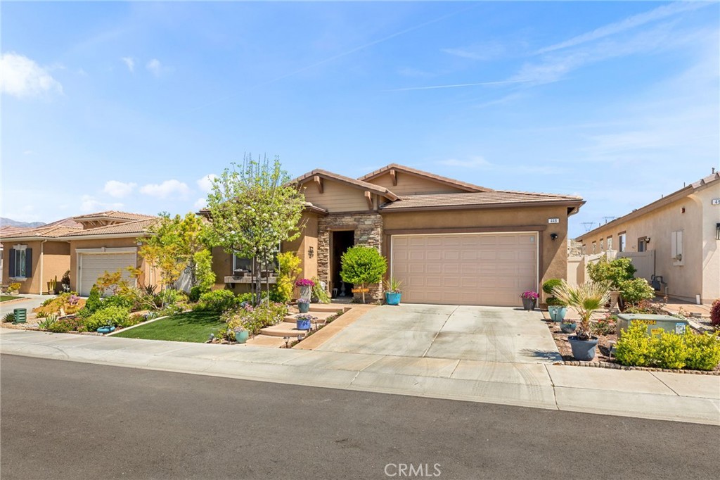 448 Everest Peak Property Photo 1