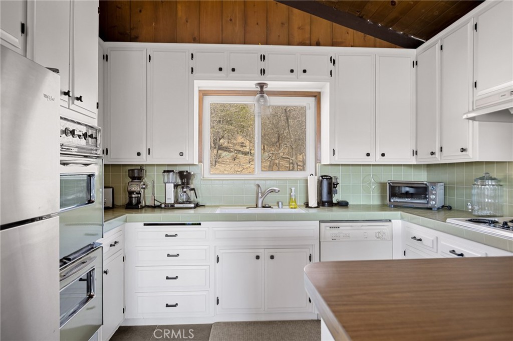 27994 W Shore Road Property Photo 11