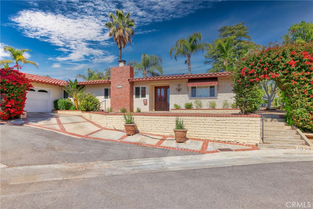 1339 La Loma Drive Property Photo