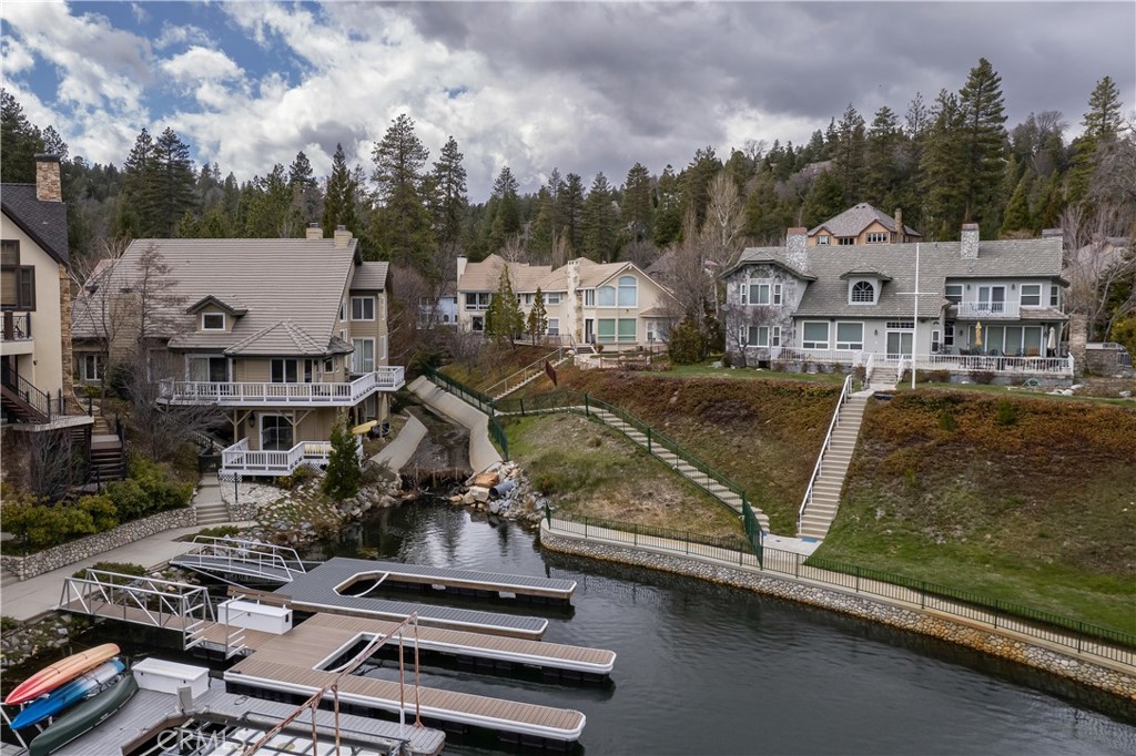 27539 Meadow Cove Court Property Photo 3