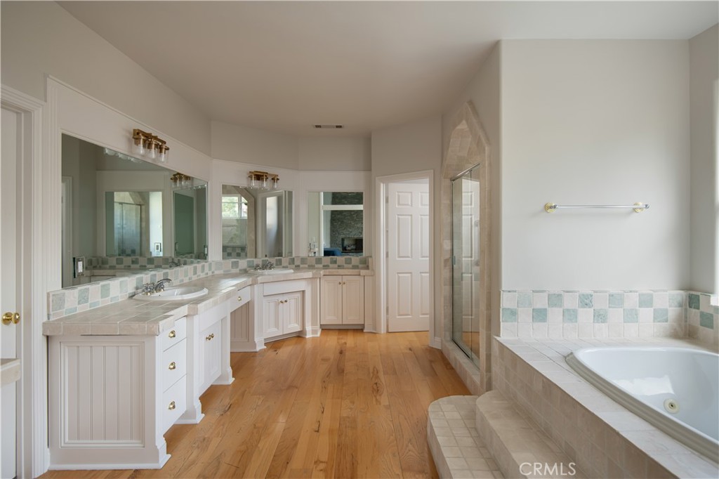 27539 Meadow Cove Court Property Photo 20