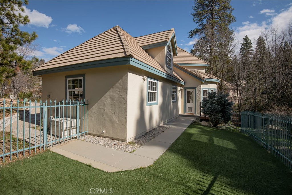 27539 Meadow Cove Court Property Photo 33