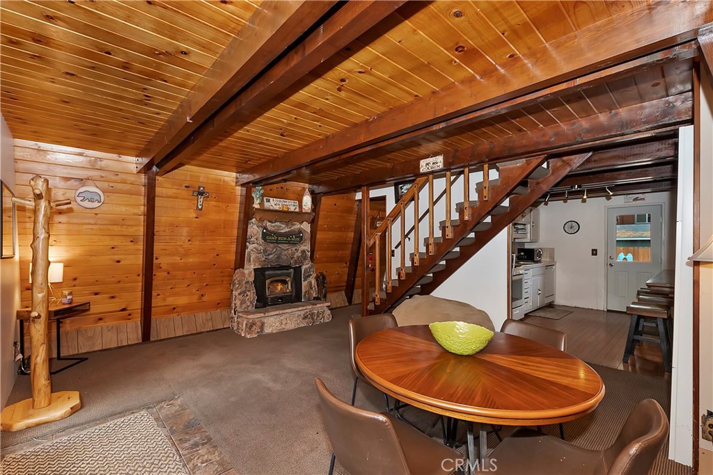 317 W Aeroplane Boulevard Property Photo 8