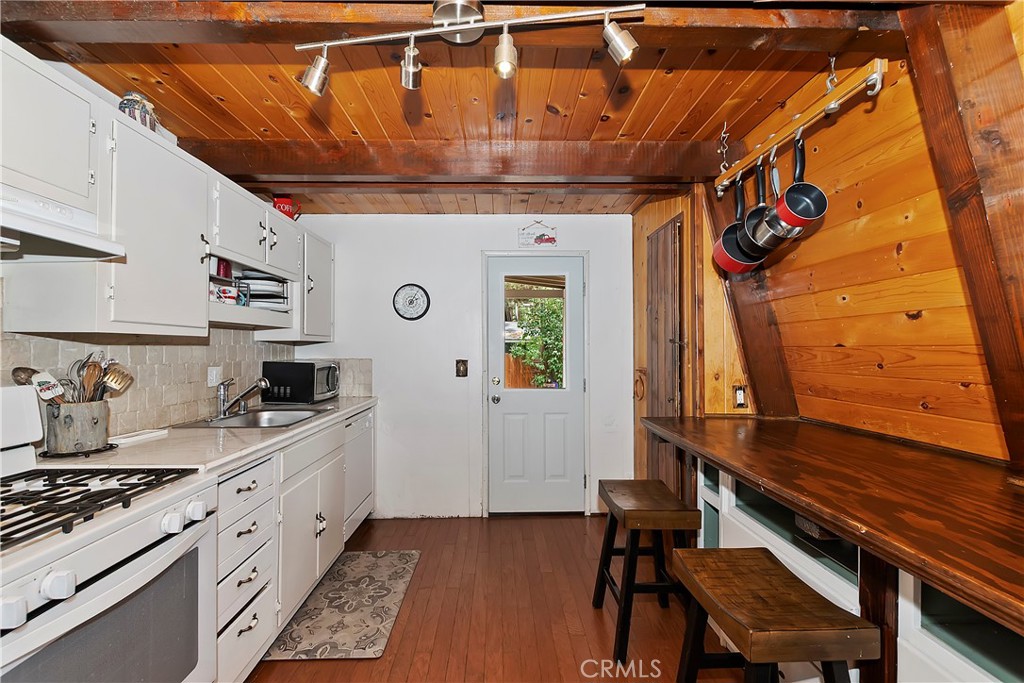 317 W Aeroplane Boulevard Property Photo 14
