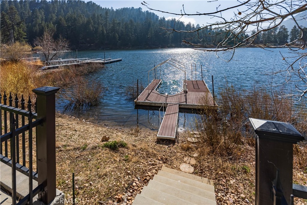 599 Cove Drive Property Photo 3