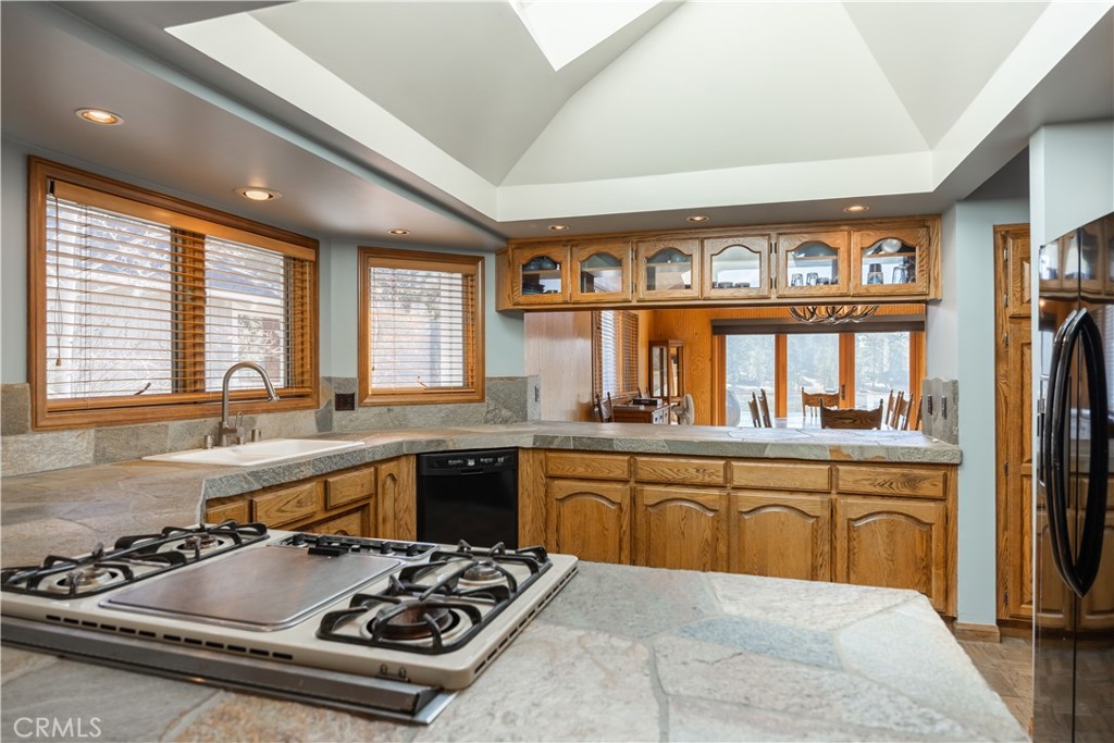 599 Cove Drive Property Photo 12