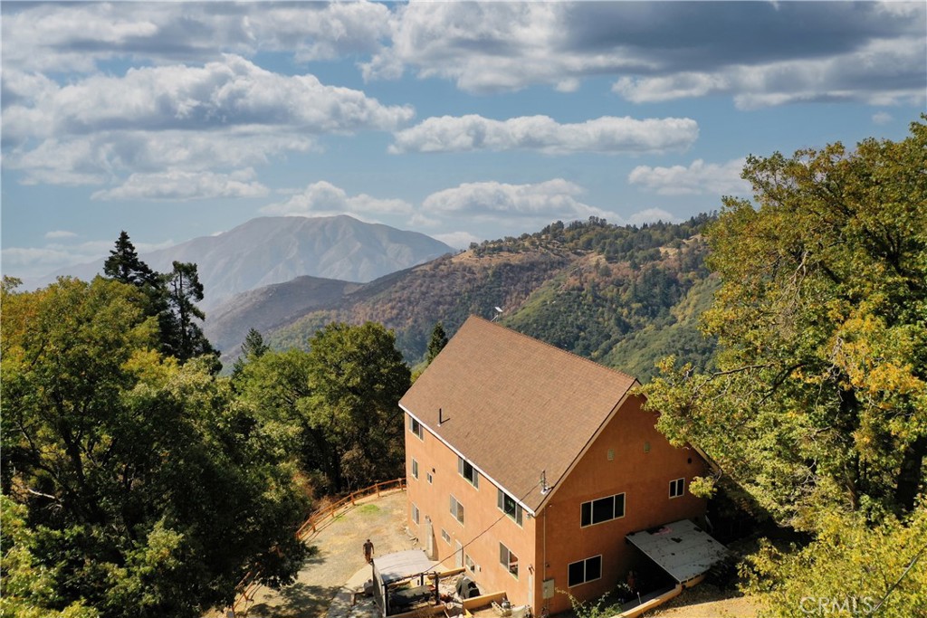 2745 Deer Creek Drive Property Photo 1
