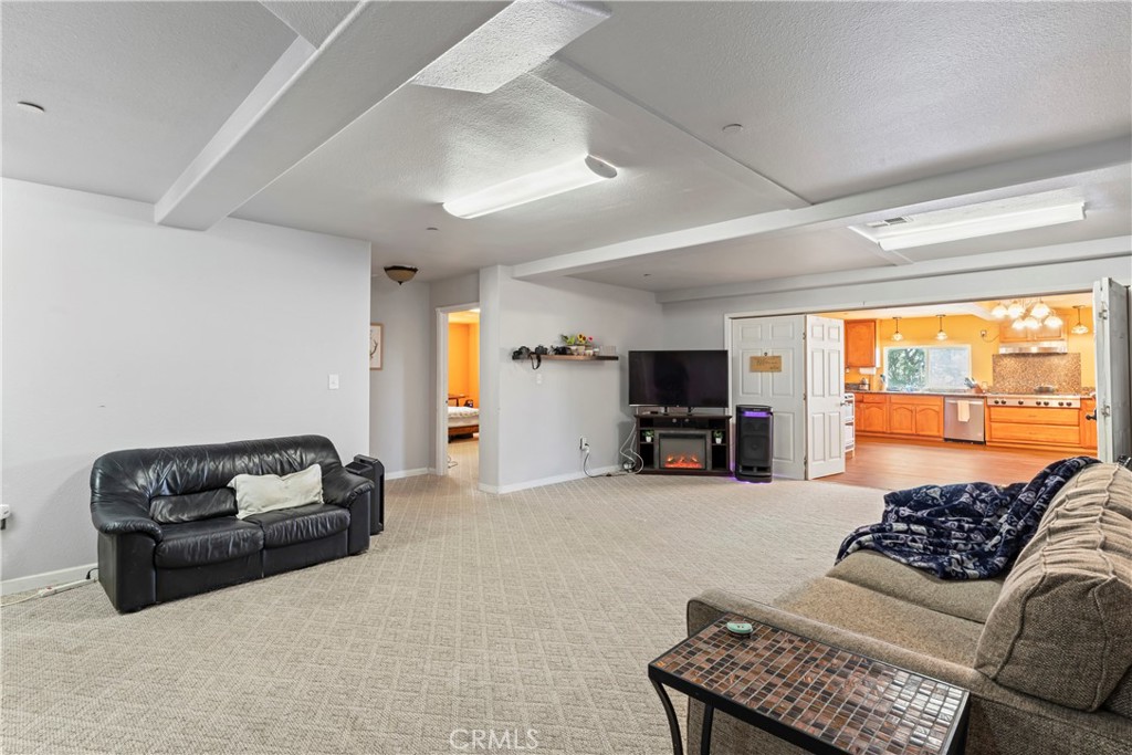 2745 Deer Creek Drive Property Photo 5