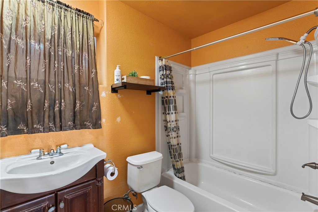 2745 Deer Creek Drive Property Photo 6