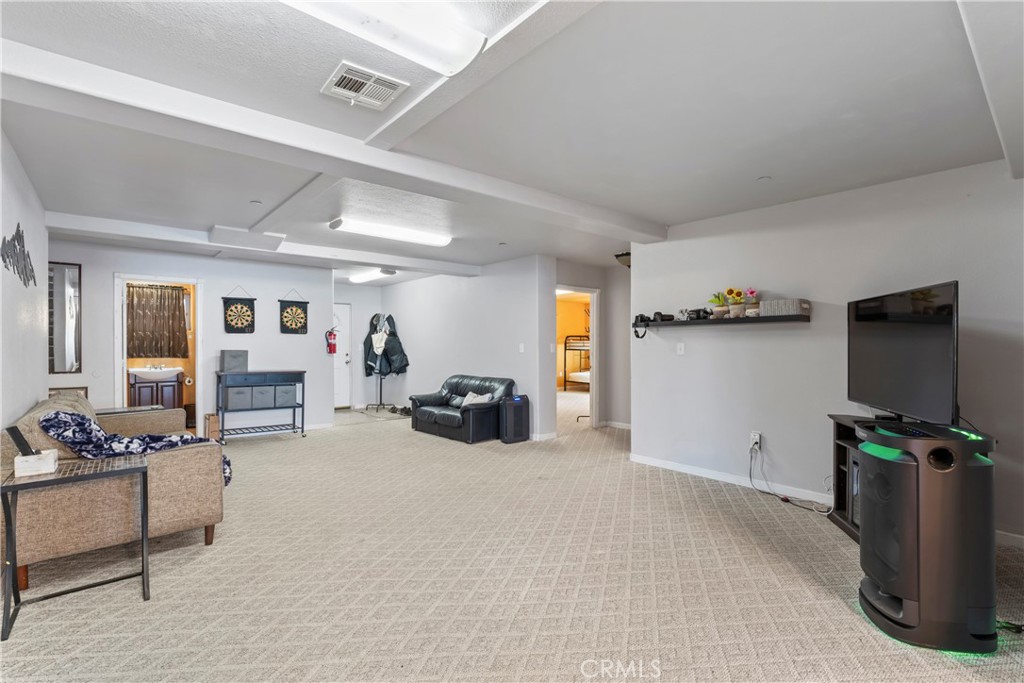 2745 Deer Creek Drive Property Photo 7