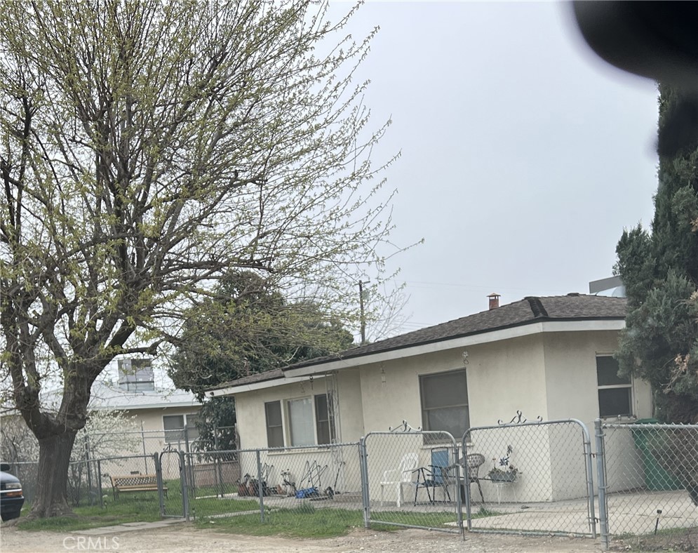 951 E 7th Street Property Photo 2