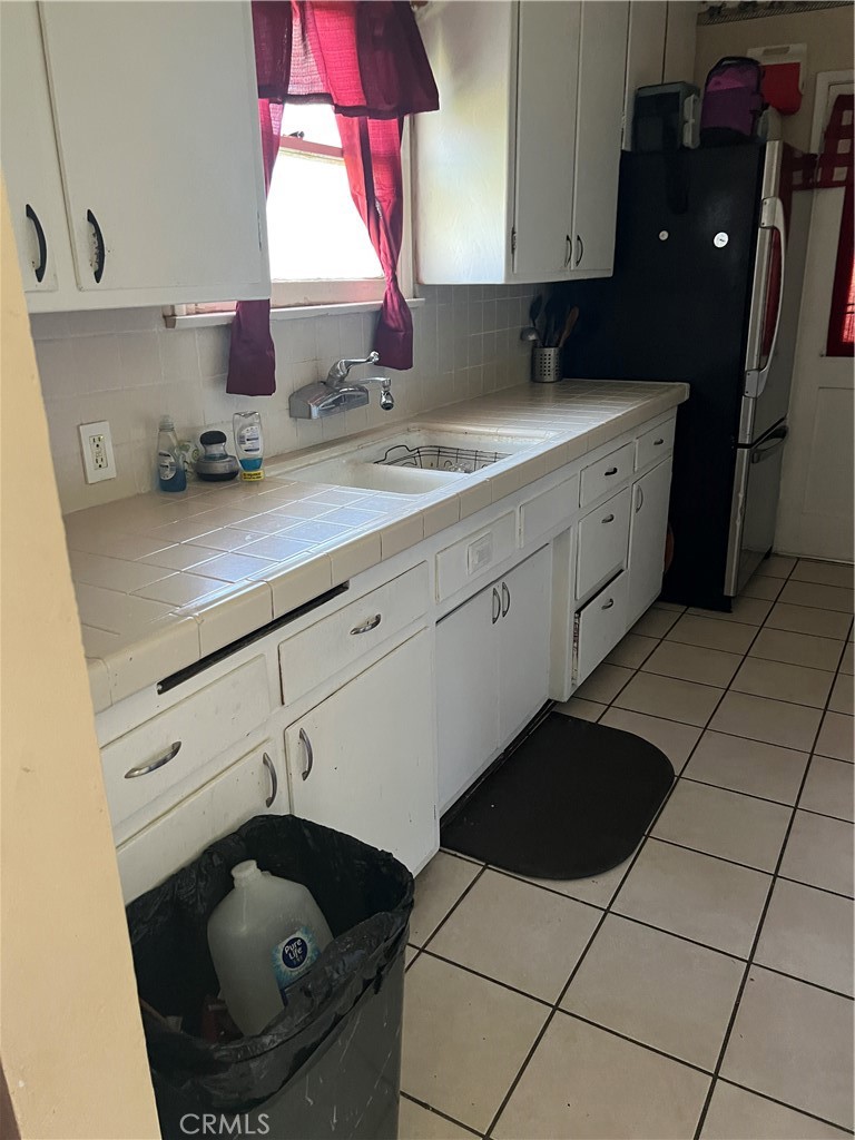 951 E 7th Street Property Photo 6