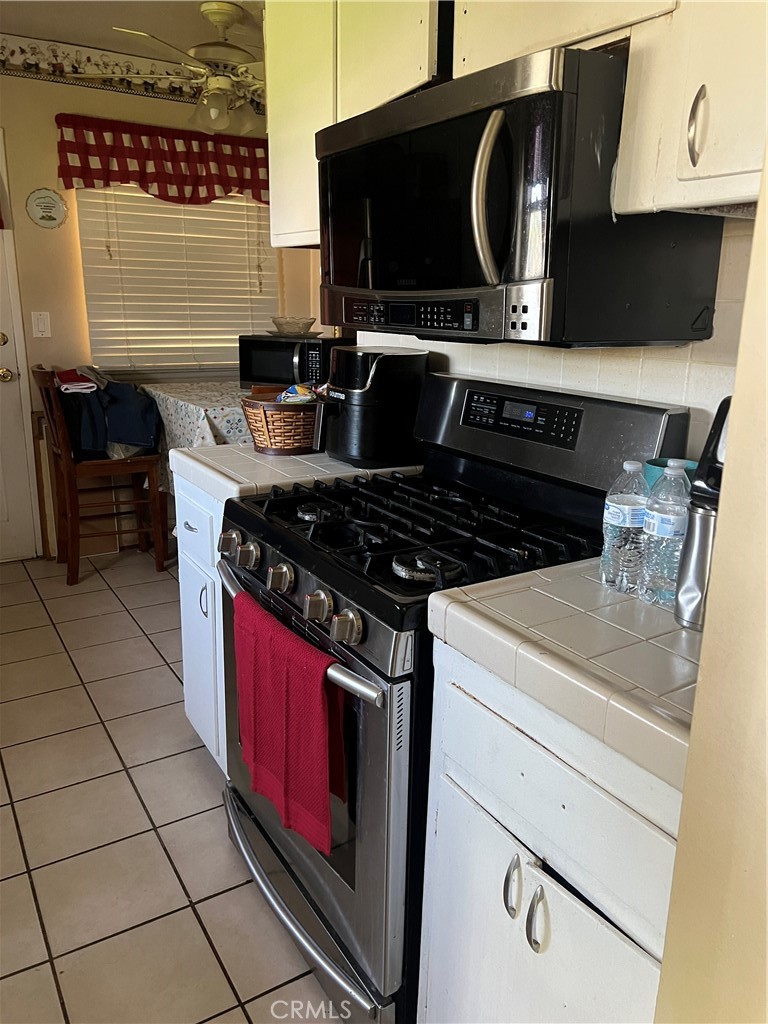 951 E 7th Street Property Photo 7