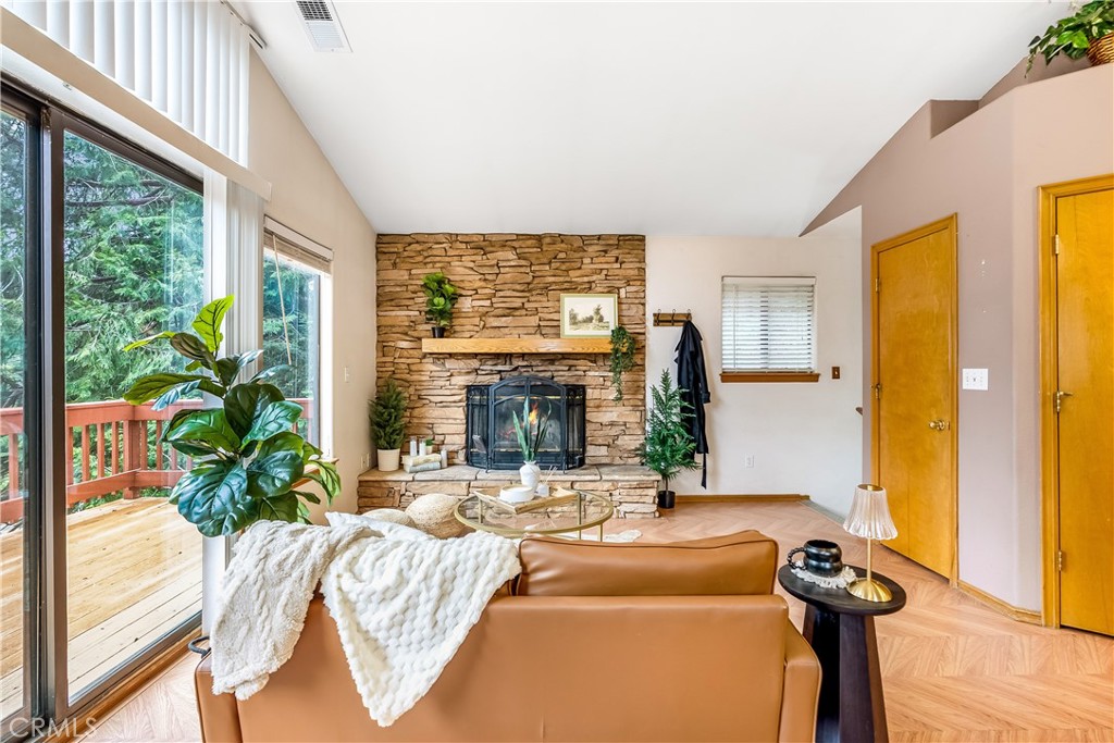862 Strawberry Peak Road Property Photo