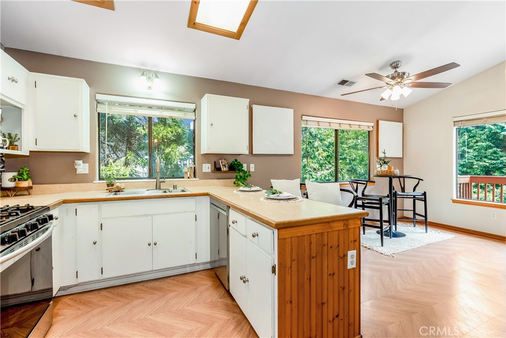 862 Strawberry Peak Road Property Photo 10