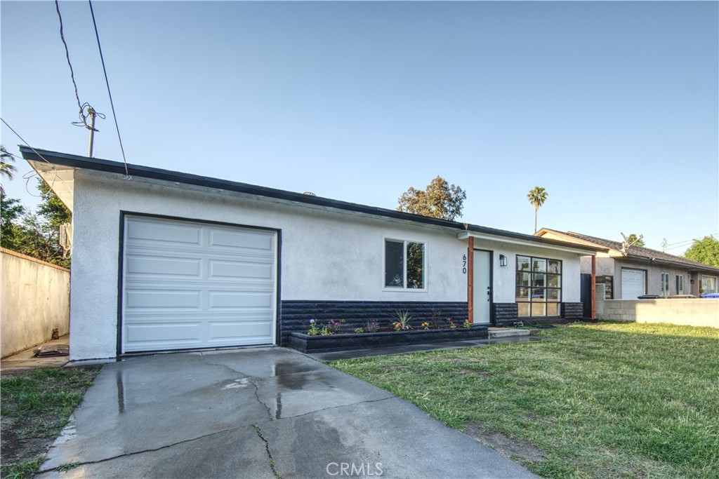 670 W 31st Street Property Photo 2