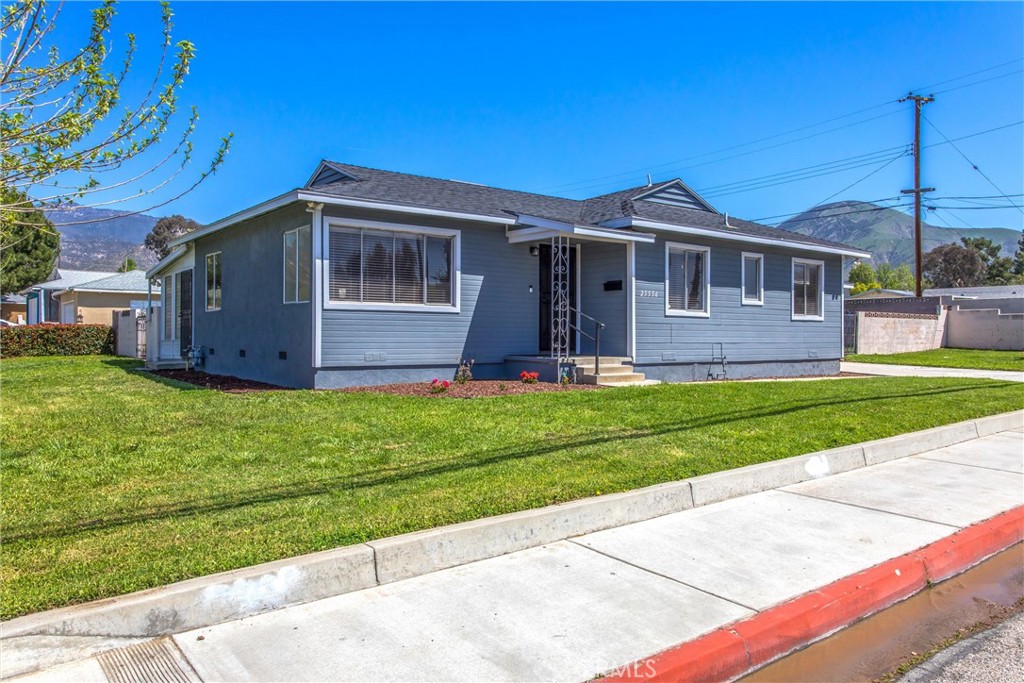 25556 Lynwood Drive Property Photo 2