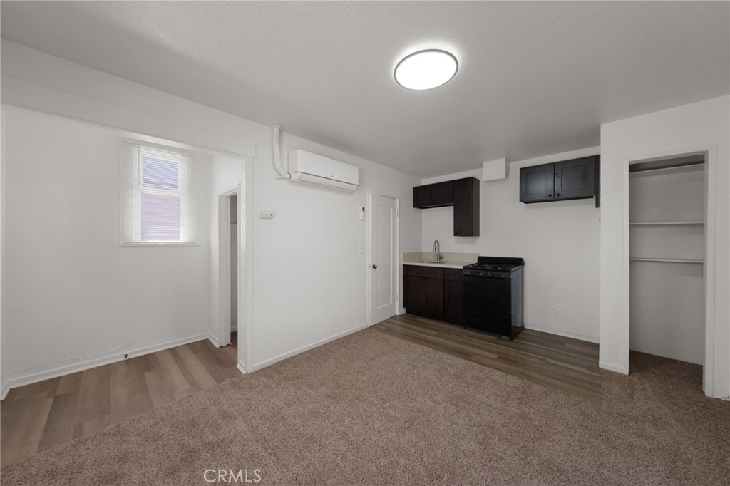 927 Orange Street 6 Property Photo 5