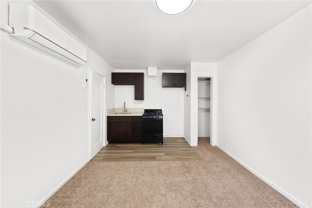 927 Orange Street 6 Property Photo 6