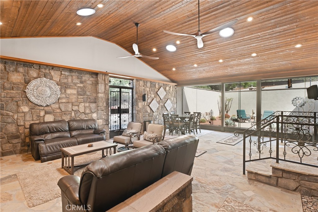 30452 Live Oak Canyon Road Property Photo 16