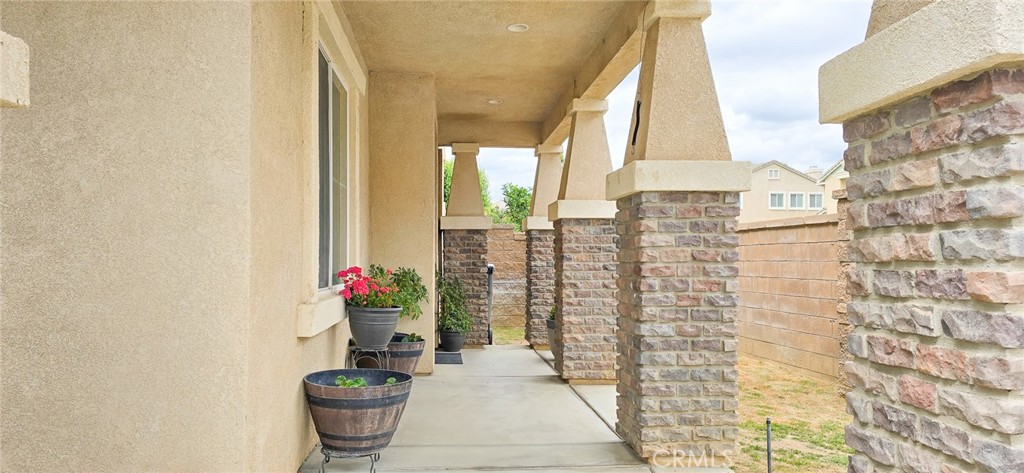 37280 Parkway Drive Property Photo 2