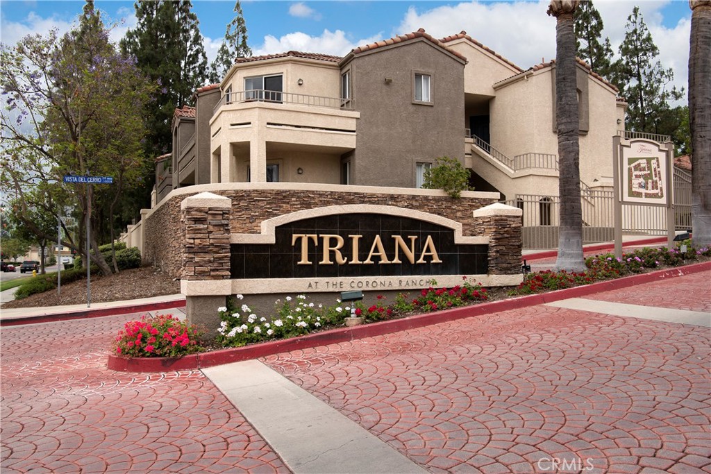 1015 La Terraza Circle 102 Property Photo