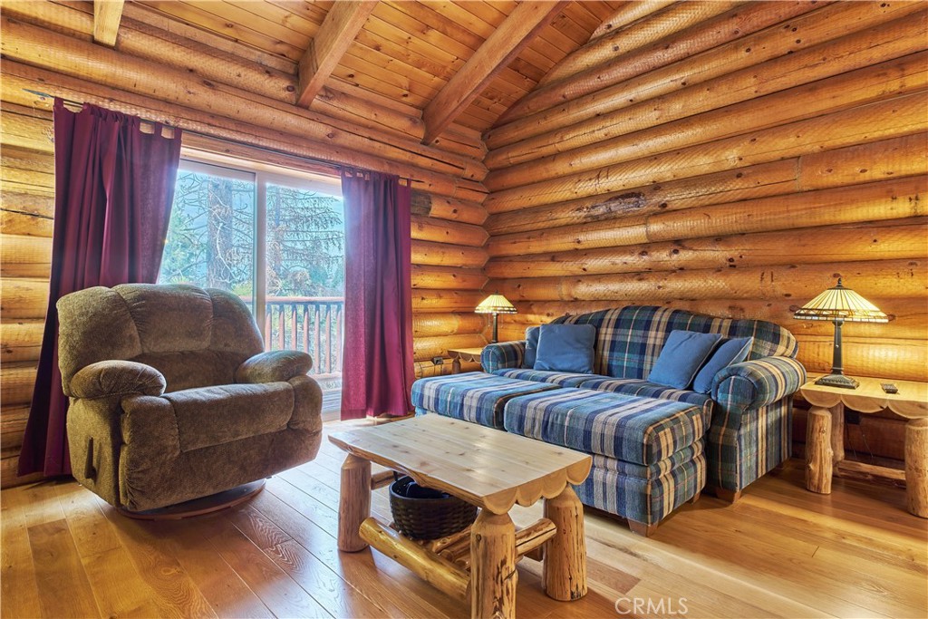 1315 Shasta Court Property Photo 6