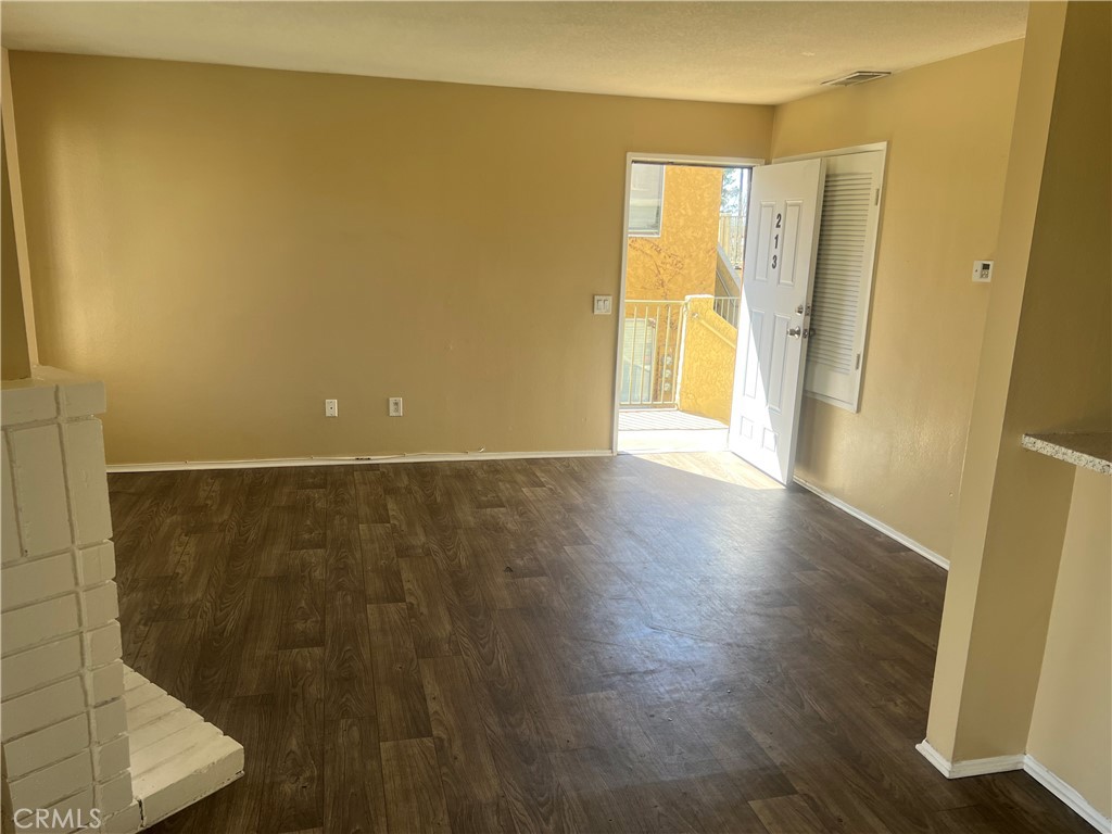 1025 N Tippecanoe Avenue Property Photo 6