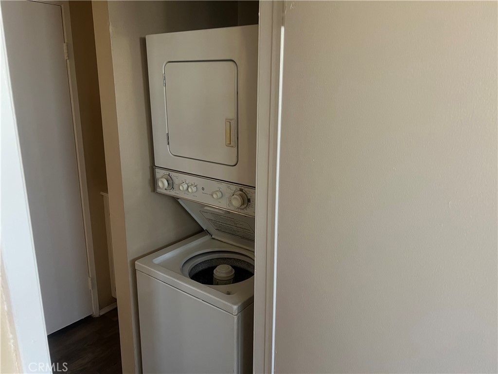 1025 N Tippecanoe Avenue Property Photo 9